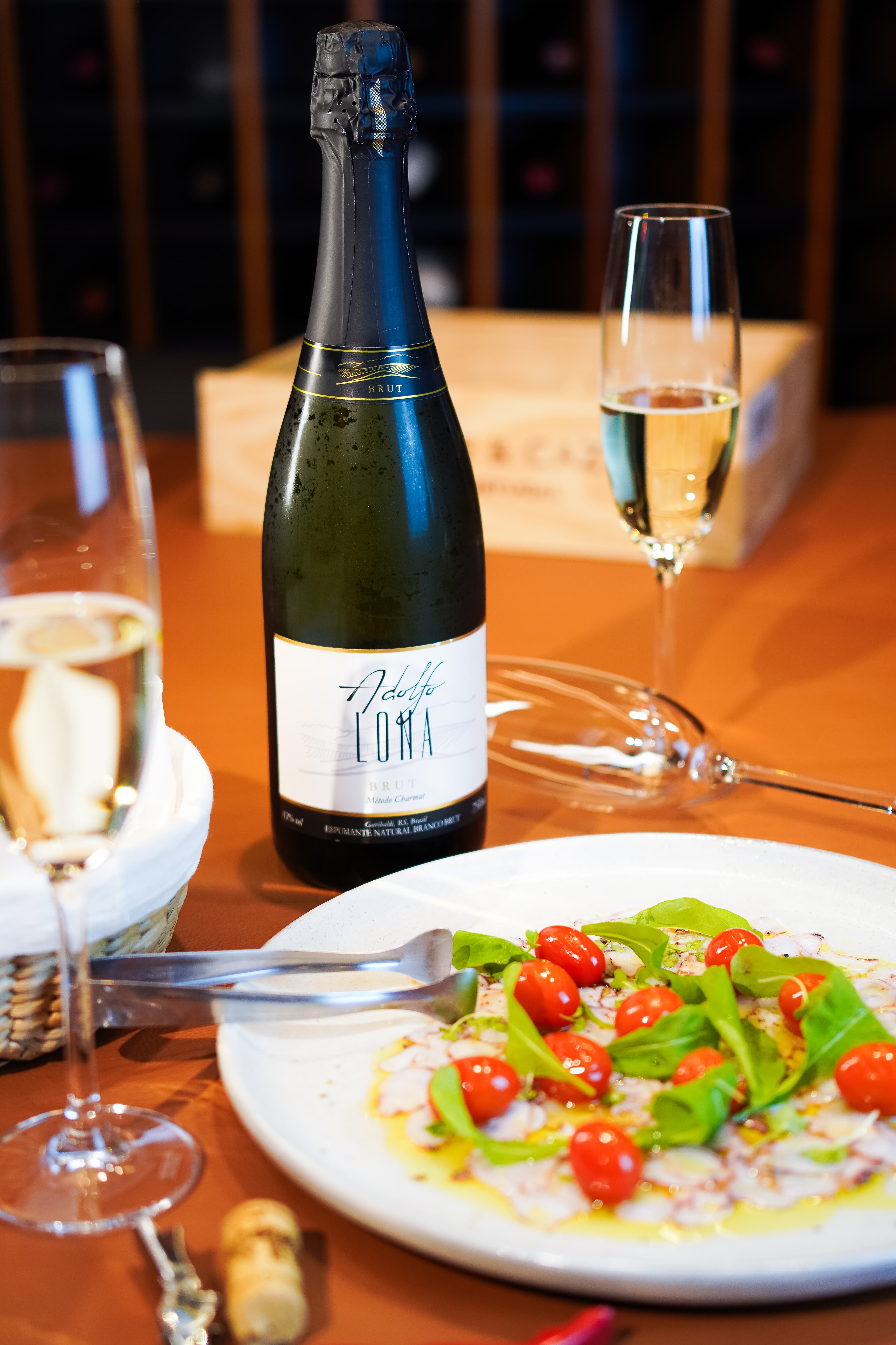 Tábua de Frios e Vinho Gourmet Bravino